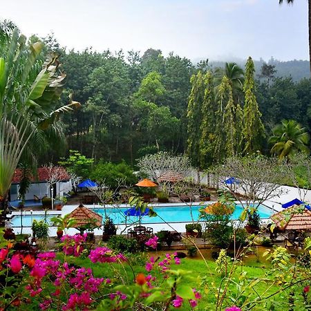 Ratnaloka Tour Inns Ratnapura Exterior foto